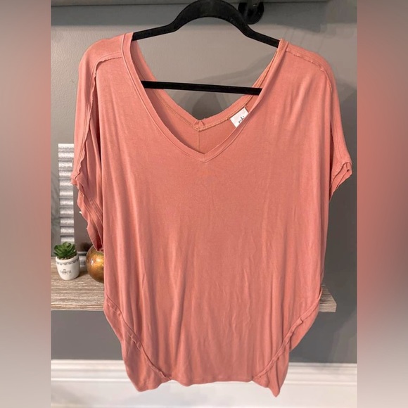 CAbi Women's Short Sleeve Tee - Rose - Picture 4 of 4